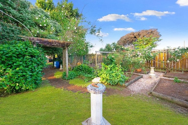 Photo of property in 27 Walters Road, Takanini, 2112