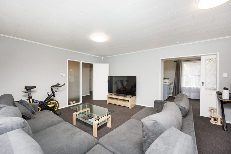 Photo of property in 24 Geraldine Crescent, Cloverlea, Palmerston North, 4412
