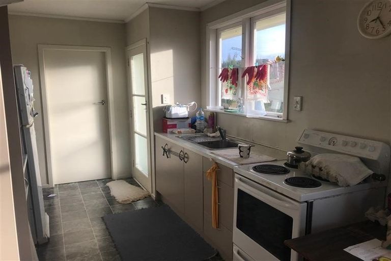 Photo of property in 40 Tahi Terrace, Glen Eden, Auckland, 0602