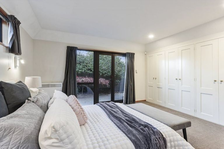 Photo of property in 5 Abbotts Place, Avonhead, Christchurch, 8042