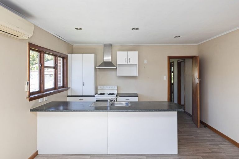 Photo of property in 12 Aorangi Road, Bryndwr, Christchurch, 8053