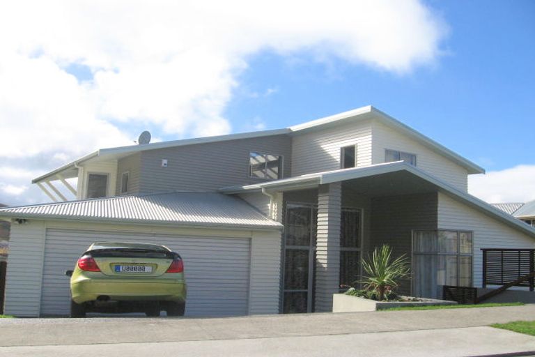 Photo of property in 3 Neston Grove, Churton Park, Wellington, 6037