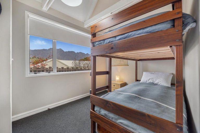 Photo of property in 45 Cedar Drive, Kelvin Heights, Queenstown, 9300