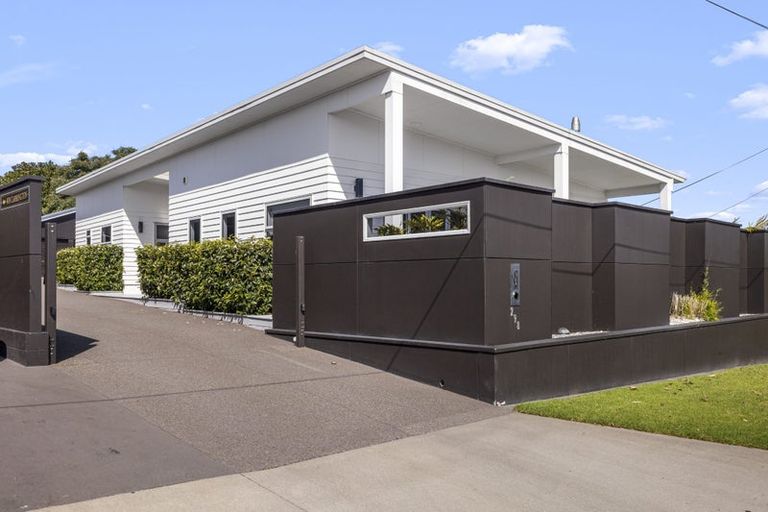 Photo of property in 298 Huatoki Street, Upper Vogeltown, New Plymouth, 4310