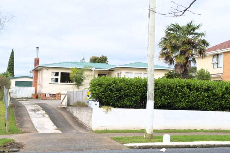 Photo of property in 17 Graeme Avenue, Mangere East, Auckland, 2024