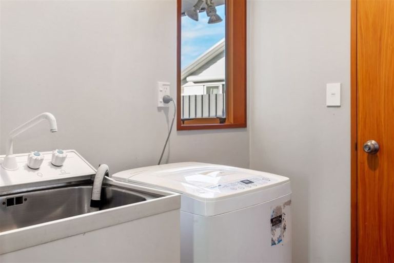 Photo of property in 28 Kirsten Place, Parklands, Christchurch, 8083