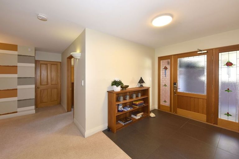 Photo of property in 12 Overdale Drive, Cashmere, Christchurch, 8022