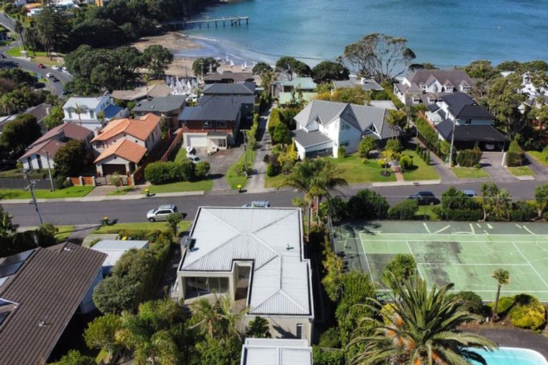 Photo of property in 20 Bournemouth Terrace, Murrays Bay, Auckland, 0630