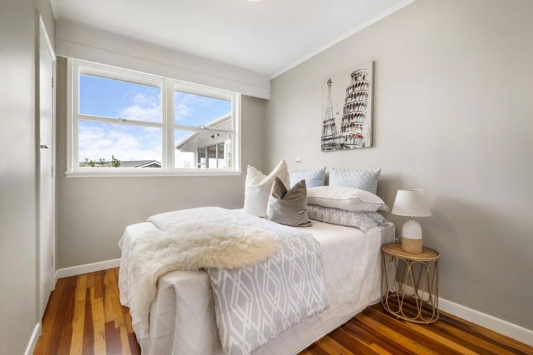 Photo of property in 1/46 Sunnynook Road, Sunnynook, Auckland, 0620