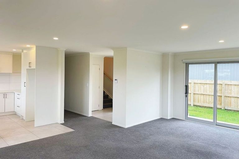 Photo of property in 5c Barberry Lane, Te Atatu Peninsula, 0610