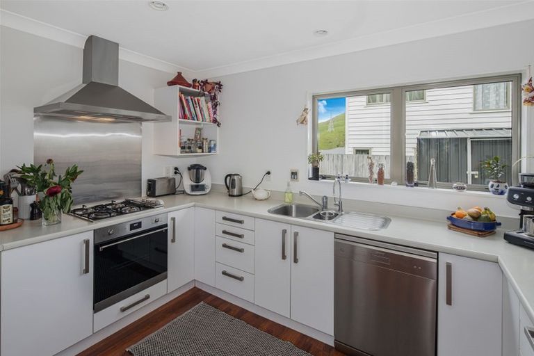 Photo of property in 20 Gifford Grove, Churton Park, Wellington, 6037