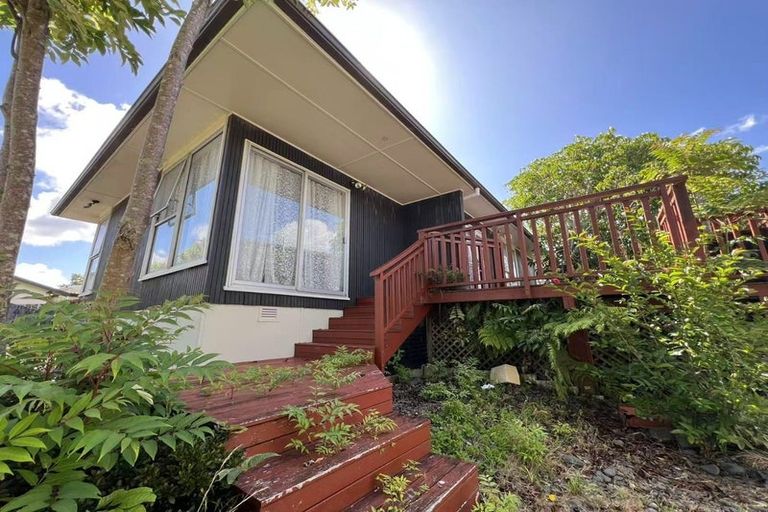 Photo of property in 48 Spence Road, Henderson, Auckland, 0612
