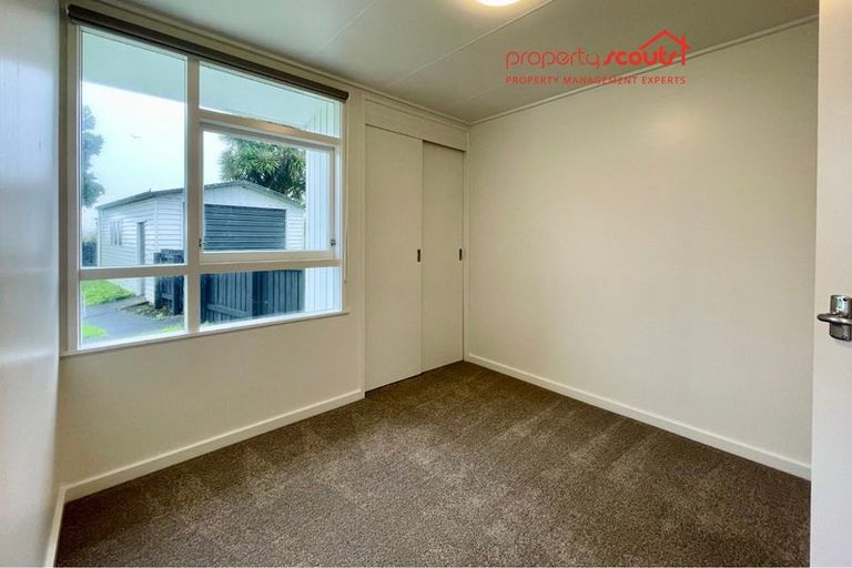 Photo of property in 6 Calgher Avenue, Waitara, 4320