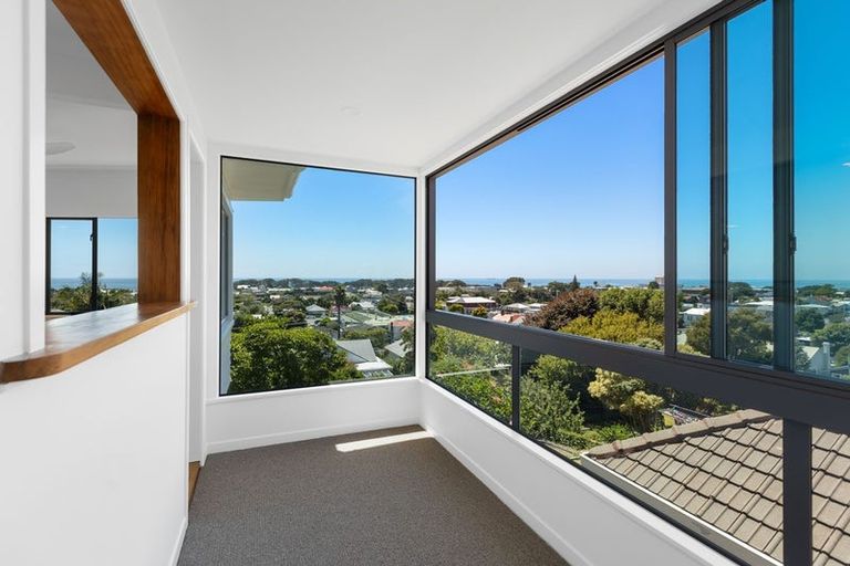 Photo of property in 154 Vivian Street, New Plymouth, 4310
