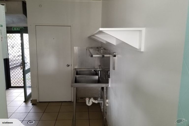 Photo of property in 4/80 Gunner Drive, Te Atatu Peninsula, Auckland, 0610