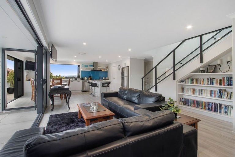 Photo of property in 37 Bert Wall Drive, Omokoroa, 3114