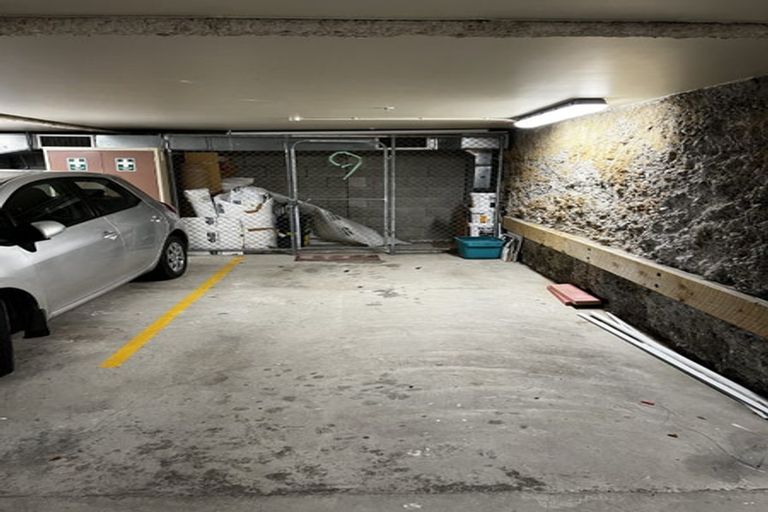 Photo of property in The Villas, 33u9 Hobson Street, Thorndon, Wellington, 6011