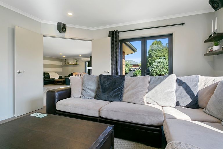 Photo of property in 24 Jasmine Place, Cambridge, 3434