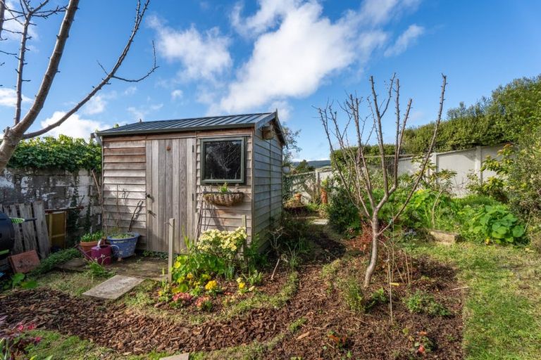 Photo of property in 1a Chester Road, Tawa, Wellington, 5028