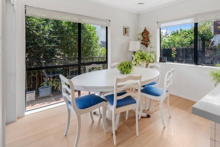 Photo of property in 1/56 Aberfeldy Avenue, Highland Park, Auckland, 2010