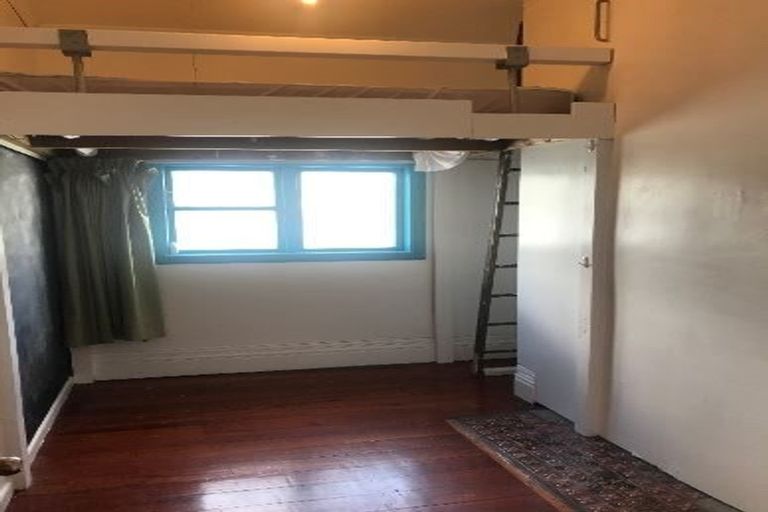 Photo of property in 35 Hankey Street, Mount Cook, Wellington, 6011