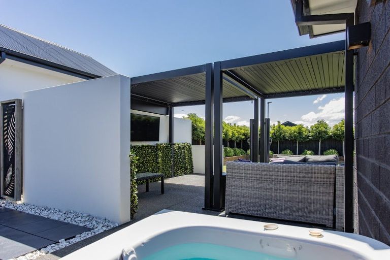 Photo of property in 12 Goldie Drive, Rangiora, 7400