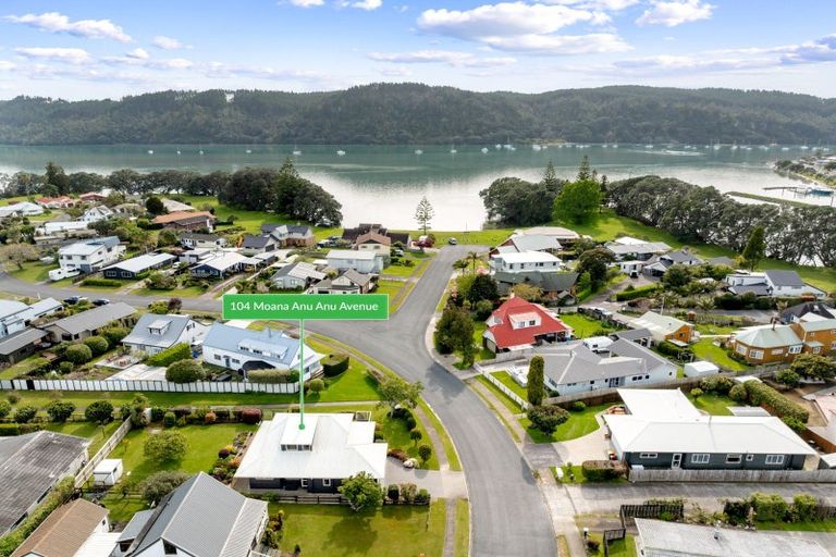 Photo of property in 104 Moana Anu Anu Avenue, Whangamata, 3620