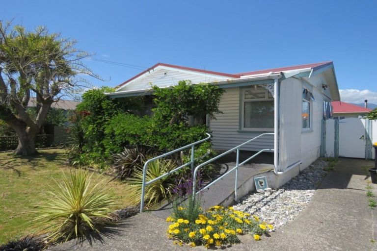 Photo of property in 2 Mclaughlins Lane, Westport, 7825