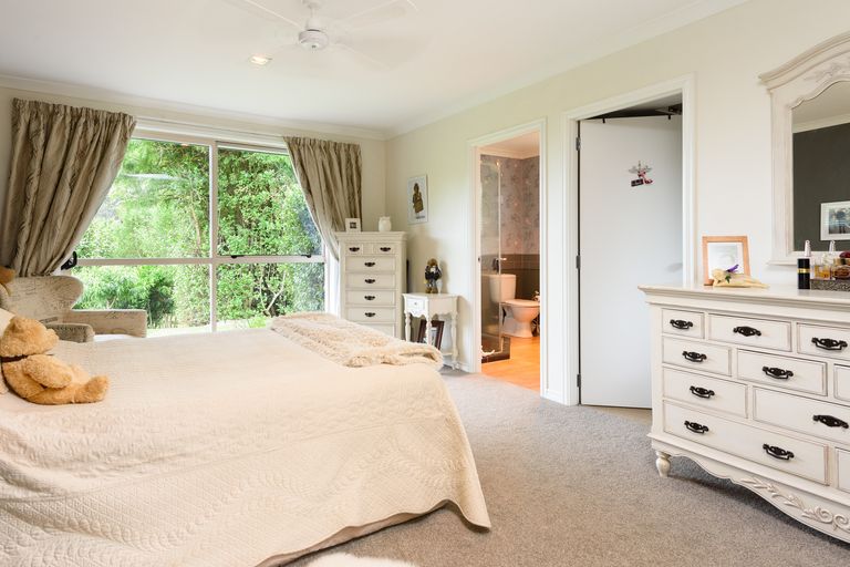 Photo of property in 9r Roger Guy Place, Welcome Bay, Tauranga, 3175