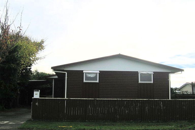 Photo of property in 27 Makarini Street, Paraparaumu, 5032