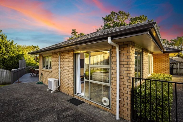 Photo of property in 31 Quincey Place, Massey, Auckland, 0614