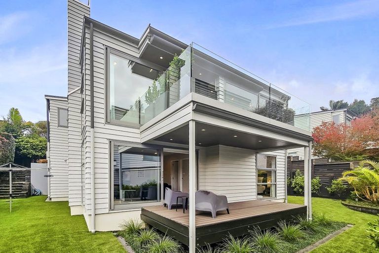 Photo of property in 29a Penzance Road, Mairangi Bay, Auckland, 0630