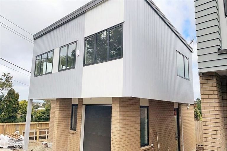 Photo of property in 42a Don Buck Road, Massey, Auckland, 0614