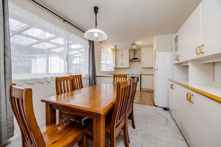 Photo of property in 15 Bedlington Avenue, Manurewa, Auckland, 2102