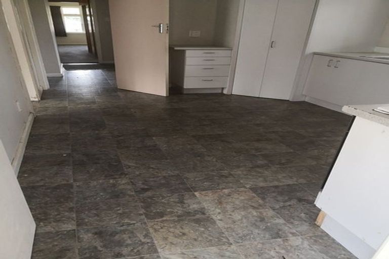 Photo of property in 8 Curletts Road, Sockburn, Christchurch, 8042