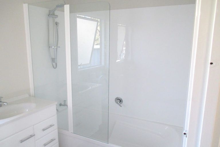 Photo of property in 50 Parrs Cross Road, Henderson, Auckland, 0612