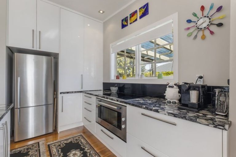 Photo of property in 1 Puriri Road, Pukekohe, 2120