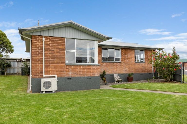 Photo of property in 14 Naumai Place, Spotswood, New Plymouth, 4310