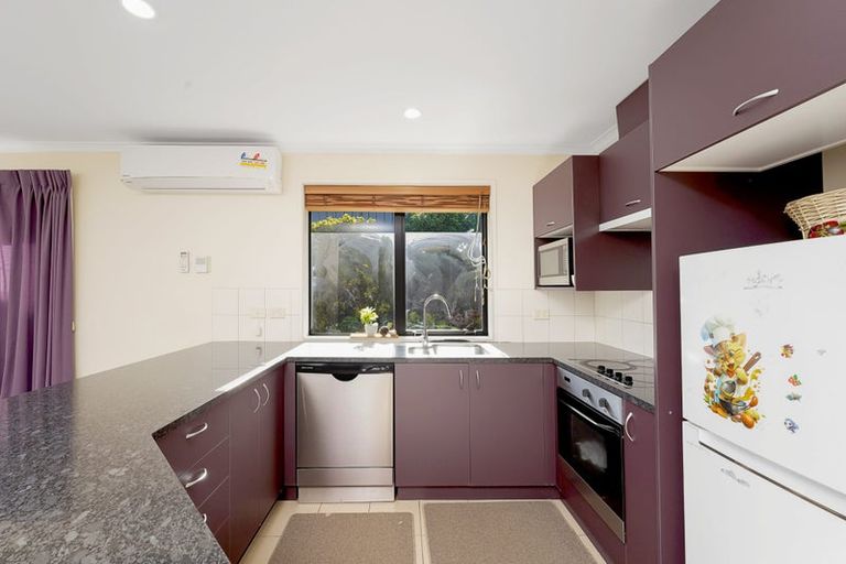 Photo of property in 42 San Marino Drive West, Henderson, Auckland, 0612