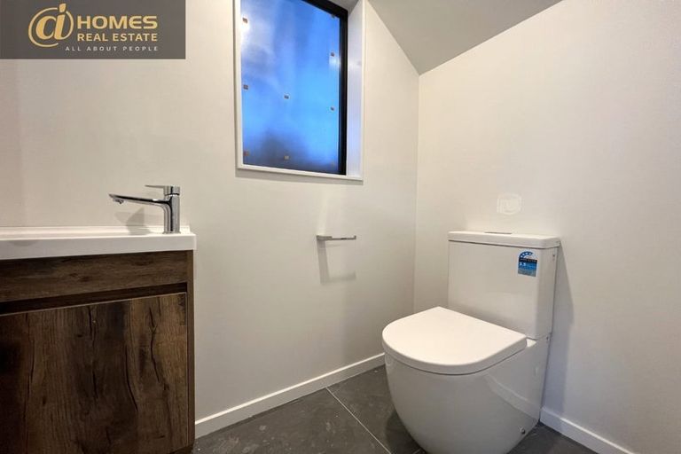 Photo of property in 3d Penfold Place, Henderson, Auckland, 0610