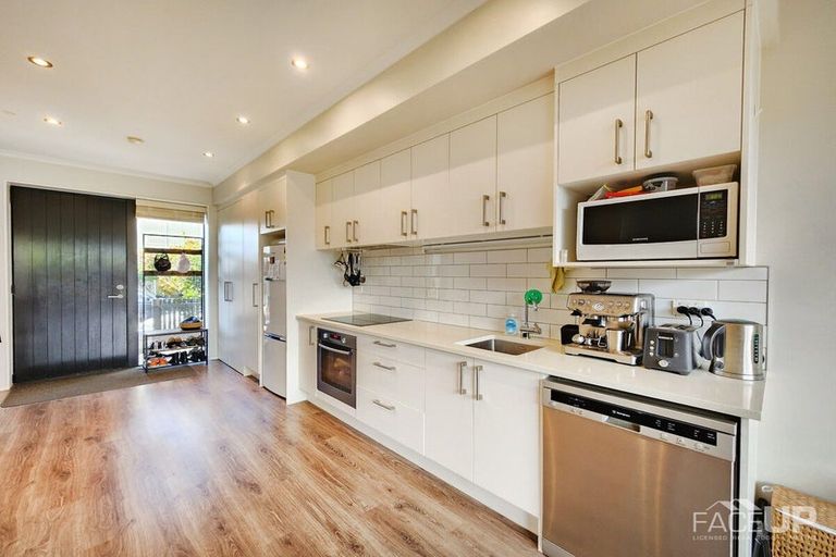 Photo of property in 5 Harakeke Road, Hobsonville, Auckland, 0616