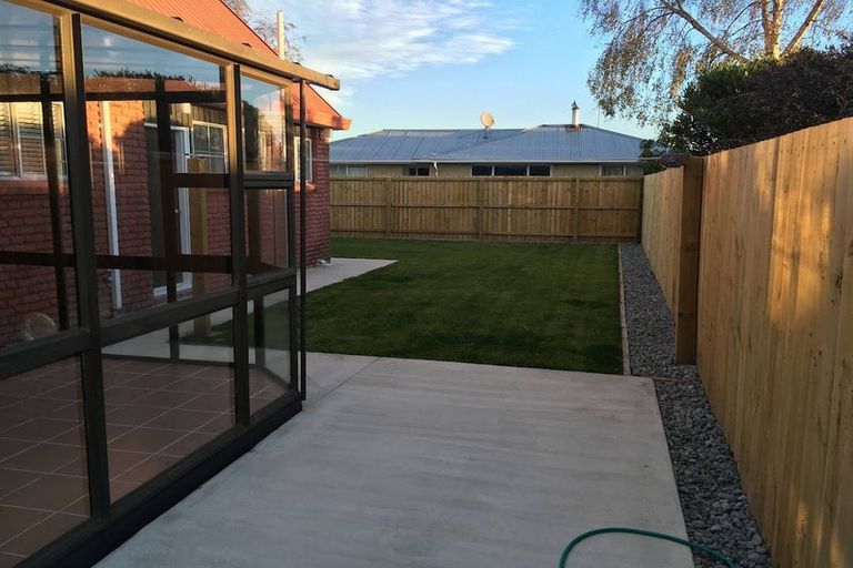 Photo of property in 2 Branksome Place, Parklands, Christchurch, 8083