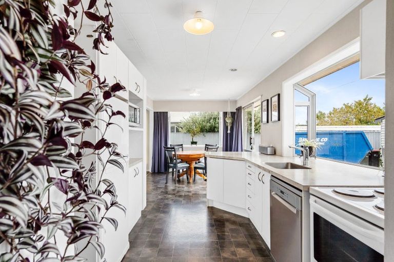Photo of property in 48 Robinson Crescent, Tamatea, Napier, 4112