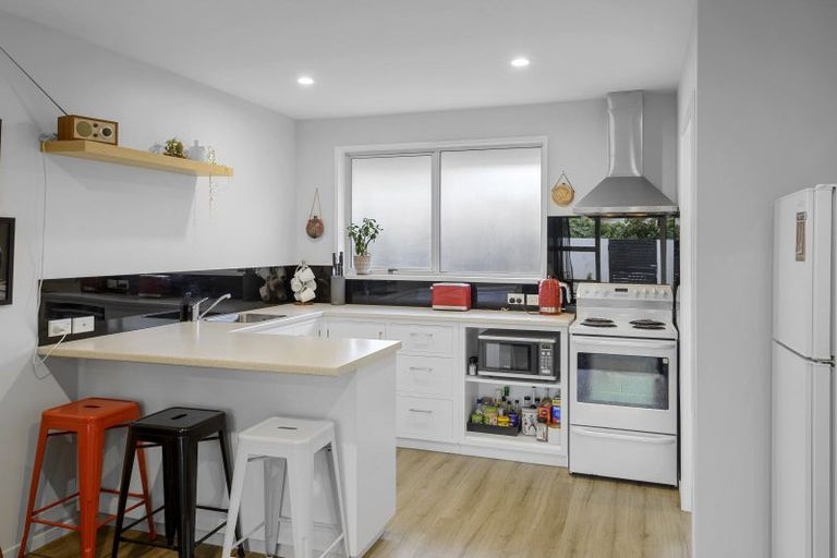 Photo of property in 2/24 Champion Street, Edgeware, Christchurch, 8013