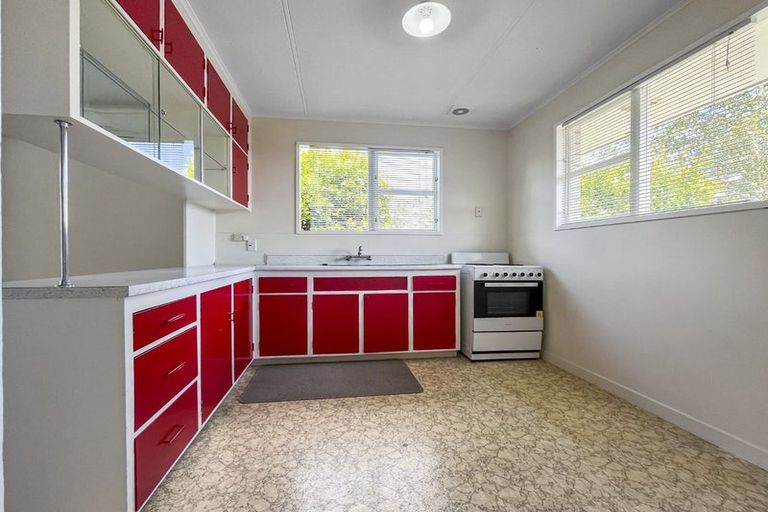 Photo of property in 75-77 Buick Crescent, Awapuni, Palmerston North, 4412