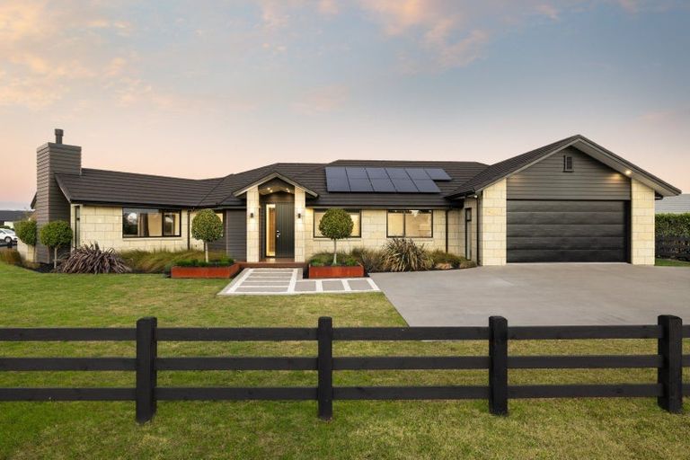 Photo of property in 34 Mike Smith Drive, Cambridge, 3434