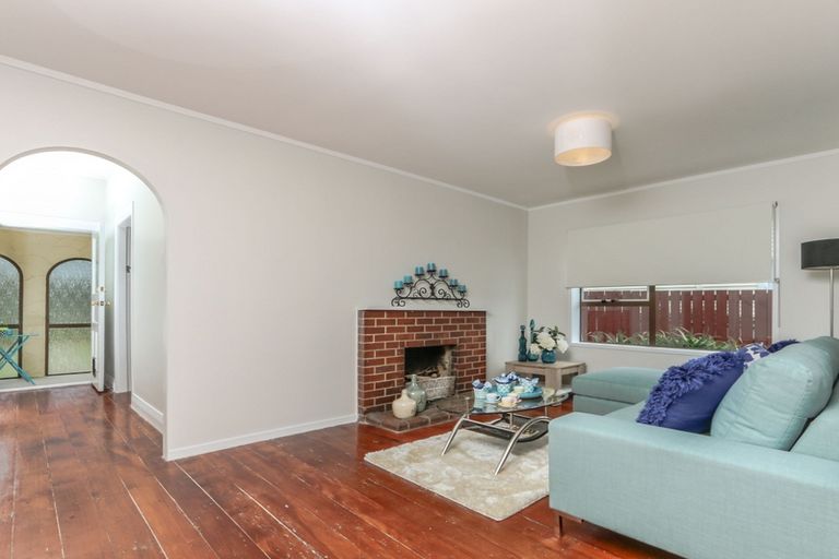 Photo of property in 13 Miro Street, New Lynn, Auckland, 0600