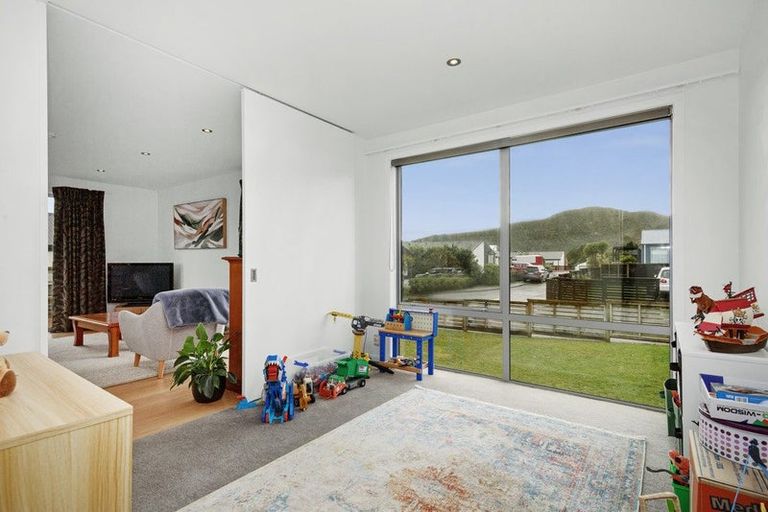 Photo of property in 11 Otonga Heights, Maungaraki, Lower Hutt, 5010