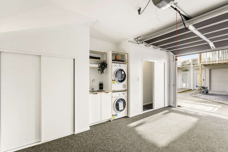 Photo of property in 11/2 Moor Avenue, Te Atatu Peninsula, Auckland, 0610