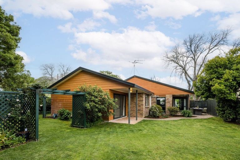 Photo of property in 24 Taylor Street, Cambridge, 3434